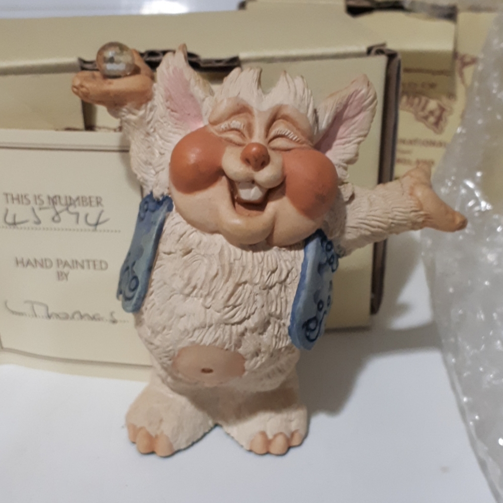 KRYSTONIA FIGURINE